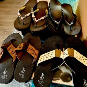 Bundle of Flip Flops fits 7-8